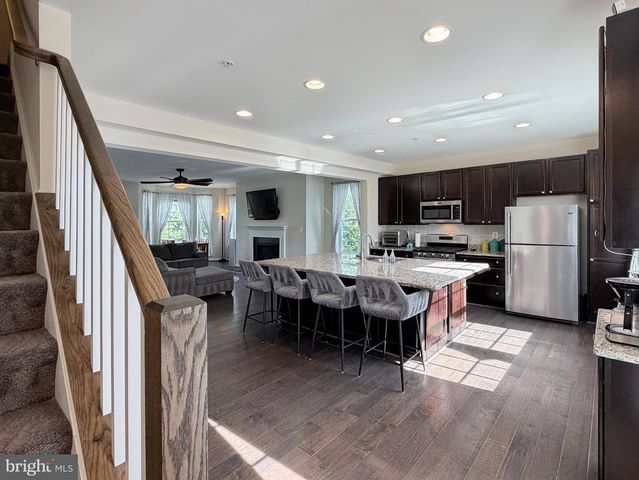242-A BUCKEYE CIR, La Plata, MD 20646
