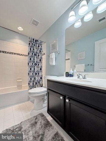 242-A BUCKEYE CIR, La Plata, MD 20646