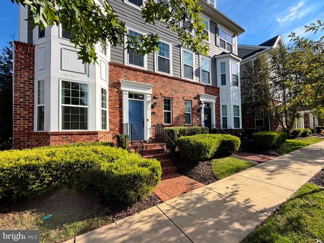 242-A BUCKEYE CIR, La Plata, MD 20646