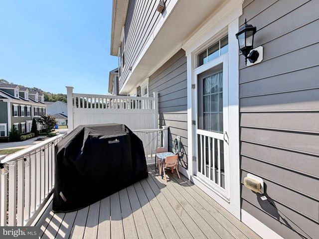 242-A BUCKEYE CIR, La Plata, MD 20646