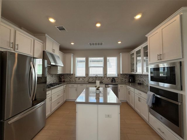 437 Leeward PASS, Leander, TX 78641