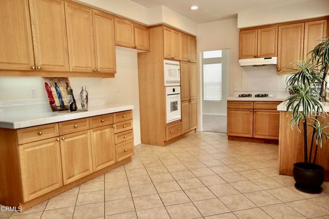 1135 Via Carranza, Camarillo, CA 93012