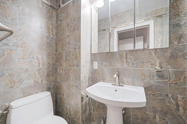 226-26 Union Turnpike 2C, Oakland Gardens, NY 11364