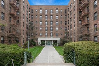 226-26 Union Turnpike 2C, Oakland Gardens, NY 11364