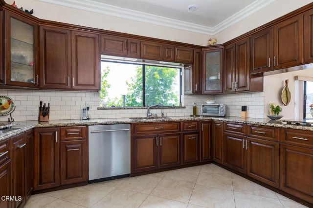 1861 Oakmont Terrace, Glendale, CA 91208
