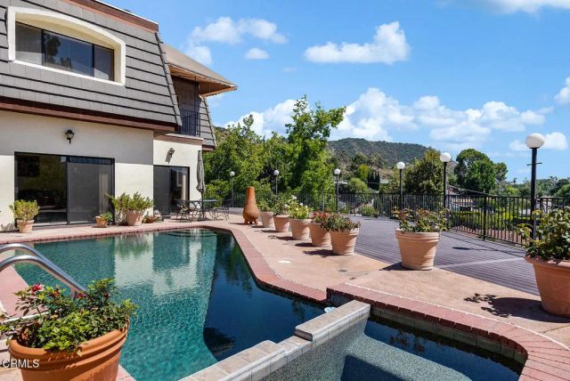1861 Oakmont Terrace, Glendale, CA 91208