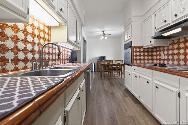 3678 Hidden Dr Apt 1301, San Antonio, TX 78217