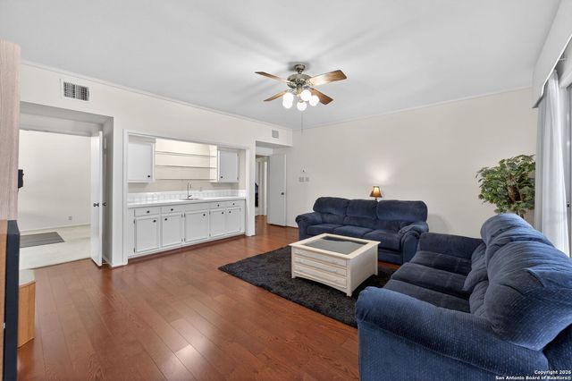 3678 Hidden Dr Apt 1301, San Antonio, TX 78217