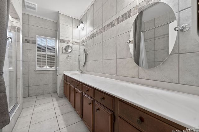 3678 Hidden Dr Apt 1301, San Antonio, TX 78217