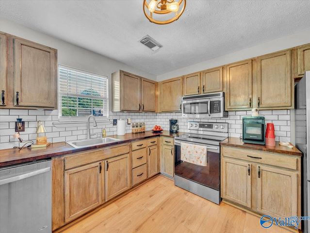 908 Wess Taylor Road, Huntsville, AL 35811