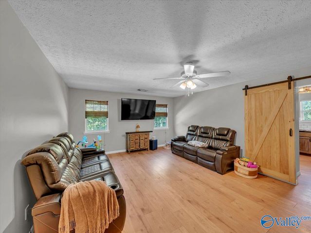 908 Wess Taylor Road, Huntsville, AL 35811