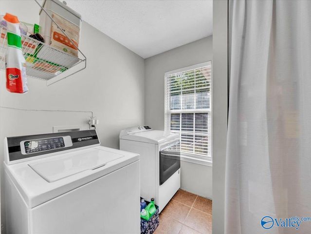 908 Wess Taylor Road, Huntsville, AL 35811