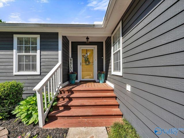 908 Wess Taylor Road, Huntsville, AL 35811