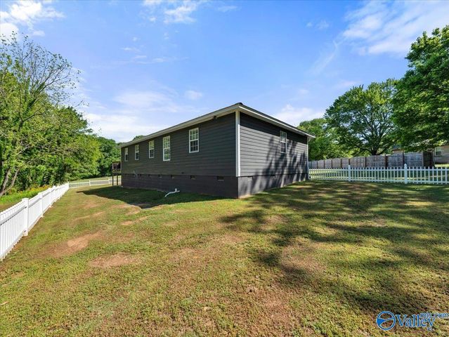 908 Wess Taylor Road, Huntsville, AL 35811