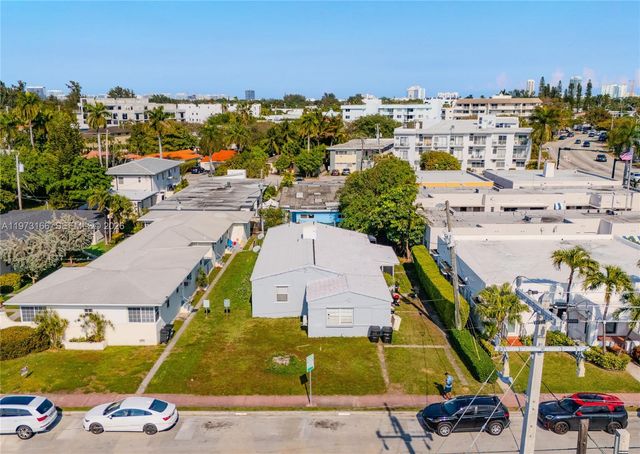 2125 Bay Dr, Miami Beach, FL 33141