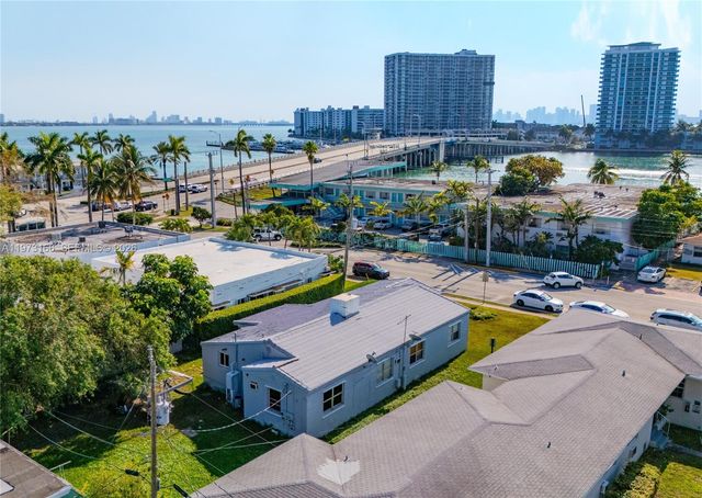2125 Bay Dr, Miami Beach, FL 33141