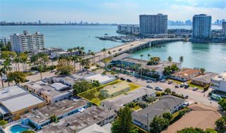 2125 Bay Dr, Miami Beach, FL 33141