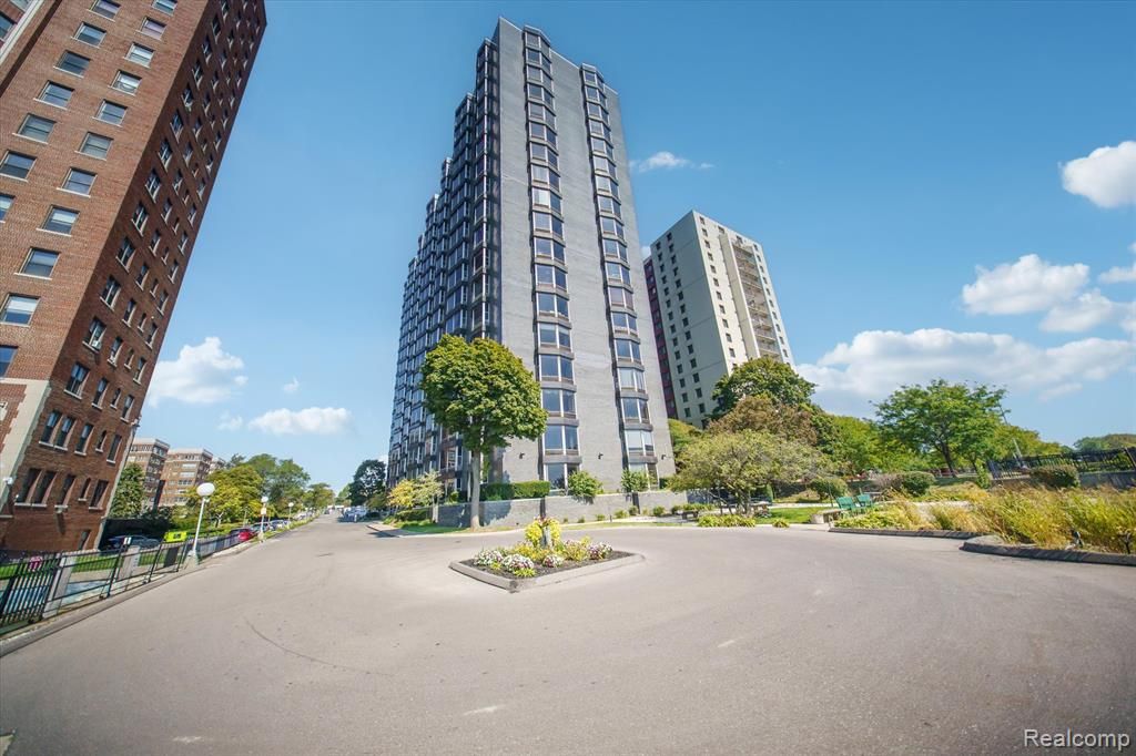 8200 Jefferson Avenue 102, Detroit, MI 48214