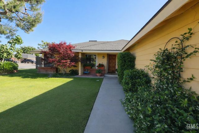 13301 Paisley Court, Bakersfield, CA 93314