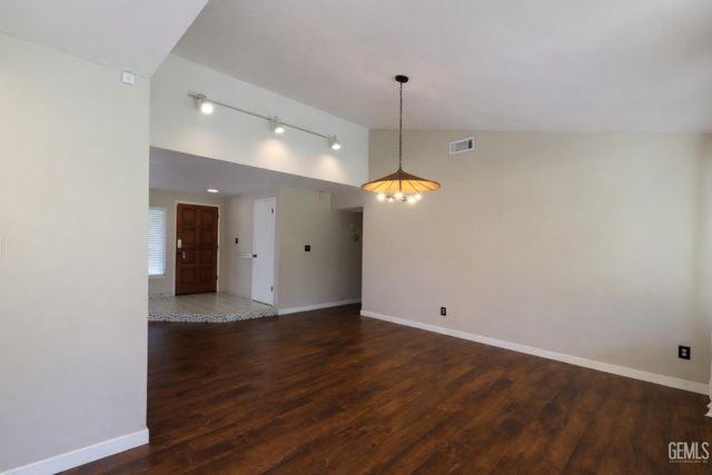 13301 Paisley Court, Bakersfield, CA 93314