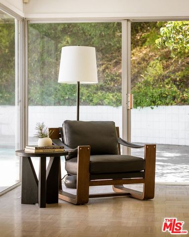 936 Chantilly Road, Los Angeles, CA 90077