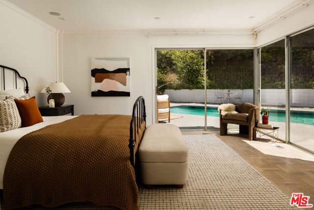 936 Chantilly Road, Los Angeles, CA 90077