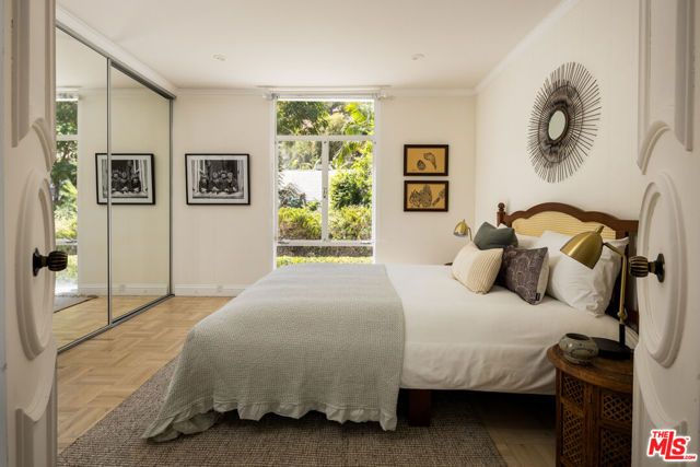 936 Chantilly Road, Los Angeles, CA 90077