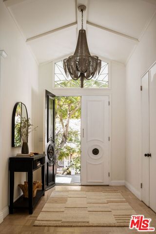 936 Chantilly Road, Los Angeles, CA 90077