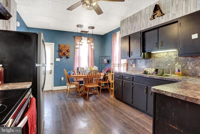 90 E MAIN ST, Elizabethville, PA 17023