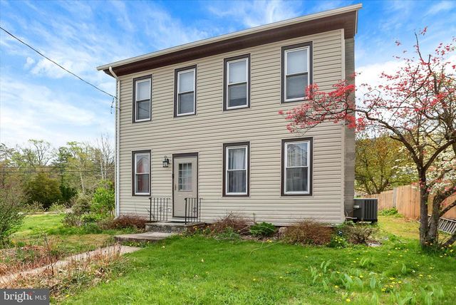 90 E MAIN ST, Elizabethville, PA 17023