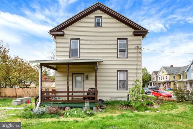90 E MAIN ST, Elizabethville, PA 17023