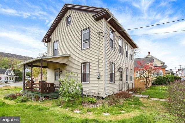 90 E MAIN ST, Elizabethville, PA 17023