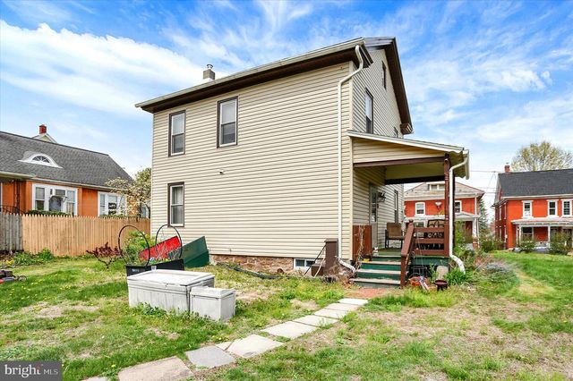 90 E MAIN ST, Elizabethville, PA 17023