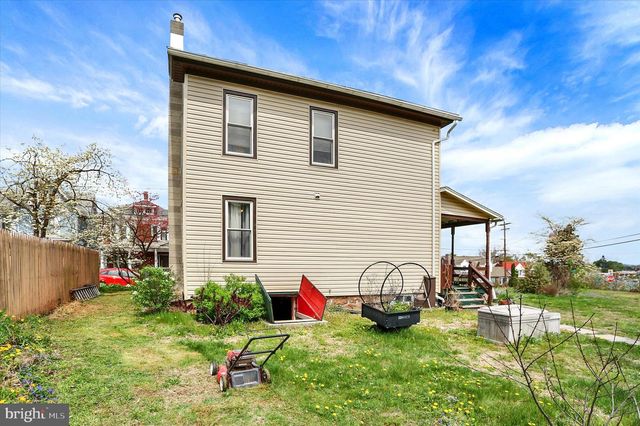 90 E MAIN ST, Elizabethville, PA 17023