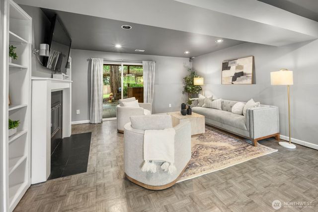 5612 159th Place NE, Redmond, WA 98052