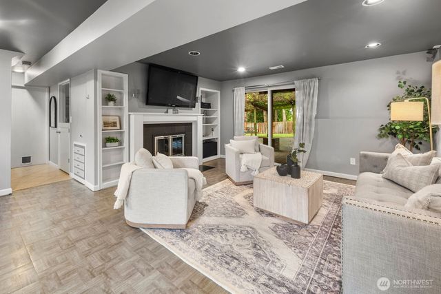 5612 159th Place NE, Redmond, WA 98052