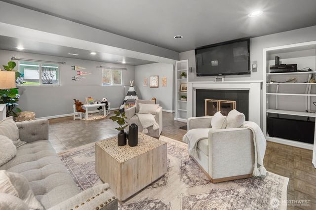 5612 159th Place NE, Redmond, WA 98052