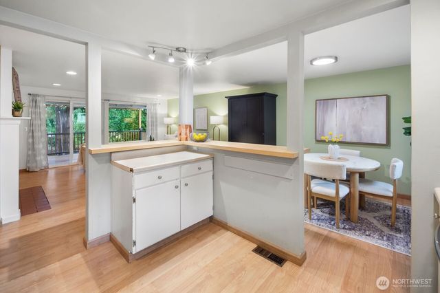 5612 159th Place NE, Redmond, WA 98052