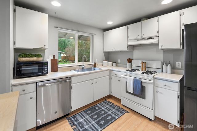 5612 159th Place NE, Redmond, WA 98052