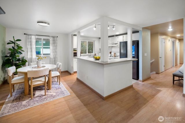 5612 159th Place NE, Redmond, WA 98052