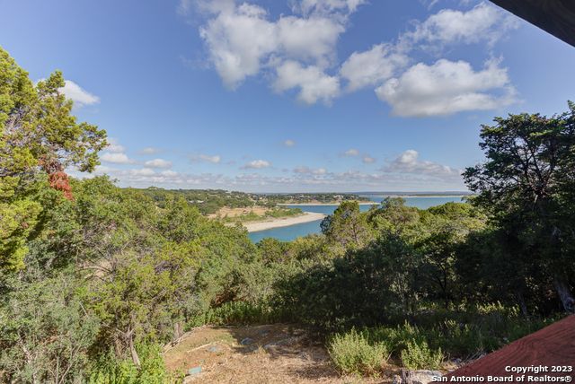 1254 VILLAGE SHORE DR, Canyon Lake, TX 78133