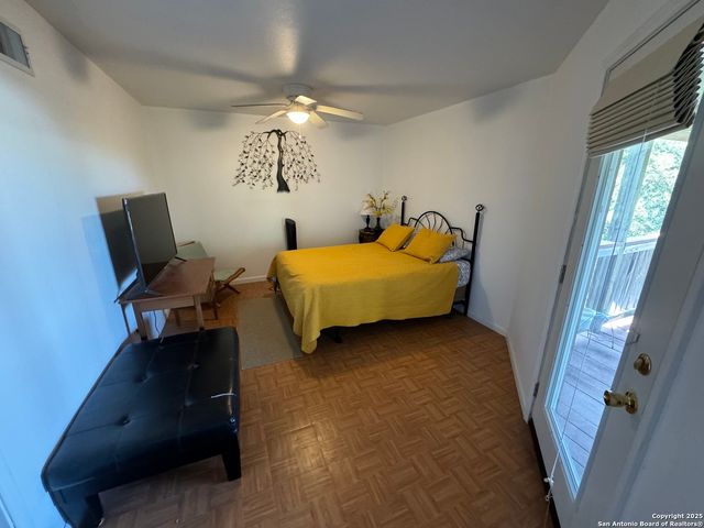 1254 VILLAGE SHORE DR, Canyon Lake, TX 78133