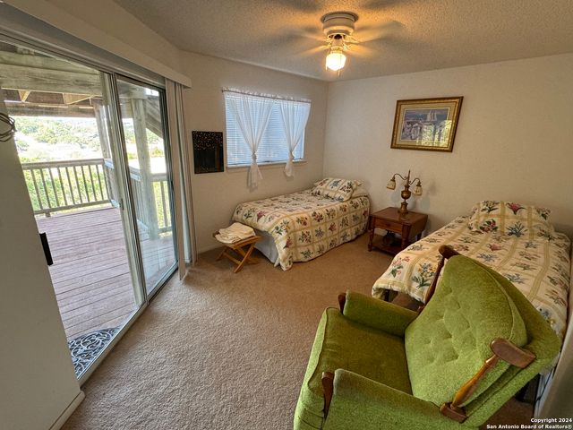 1254 VILLAGE SHORE DR, Canyon Lake, TX 78133