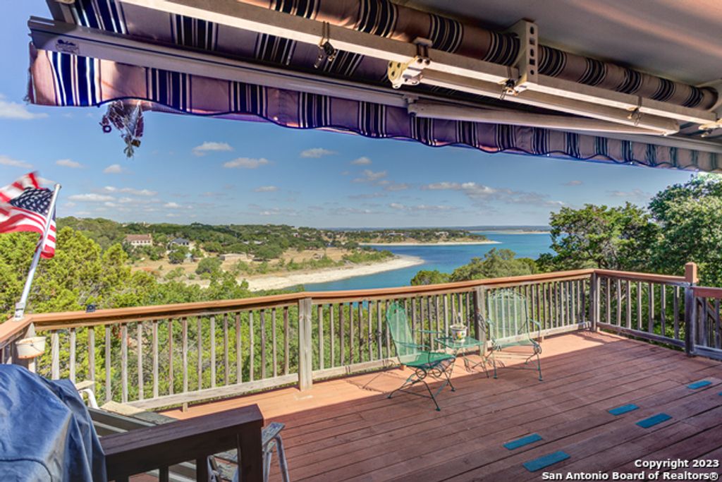 1254 VILLAGE SHORE DR, Canyon Lake, TX 78133
