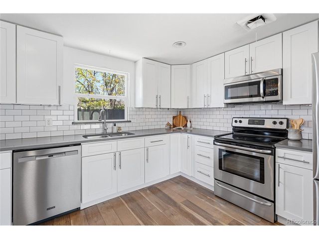 1560 W Beekman Pl, Denver, CO 80221