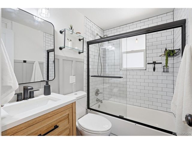 1560 W Beekman Pl, Denver, CO 80221