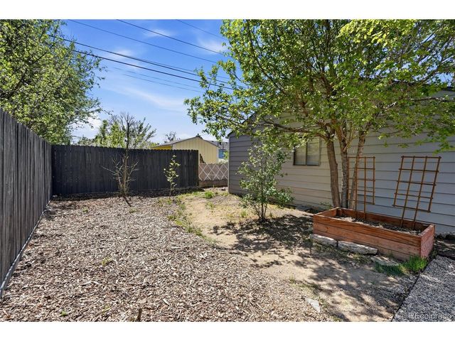 1560 W Beekman Pl, Denver, CO 80221