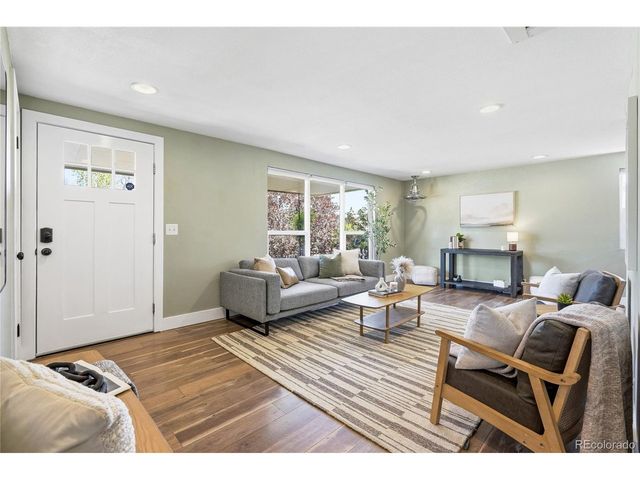 1560 W Beekman Pl, Denver, CO 80221