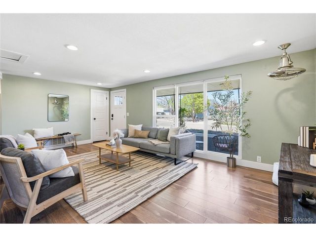 1560 W Beekman Pl, Denver, CO 80221