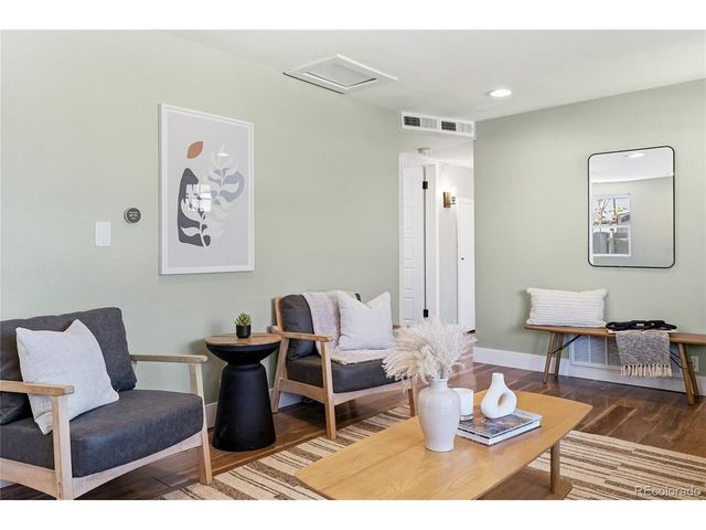 1560 W Beekman Pl, Denver, CO 80221